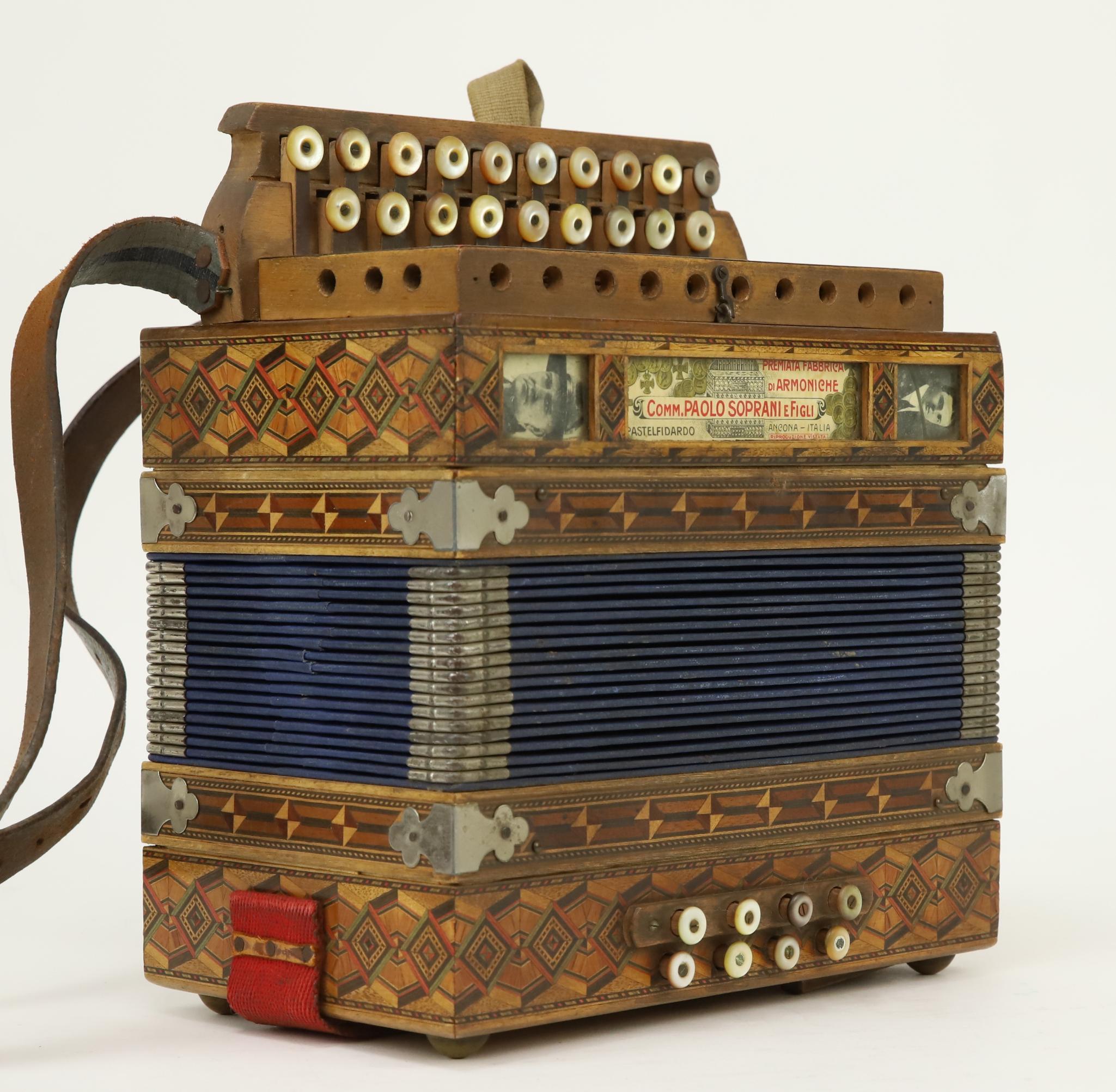 Paulo Soprani Accordion/Auctiondaily