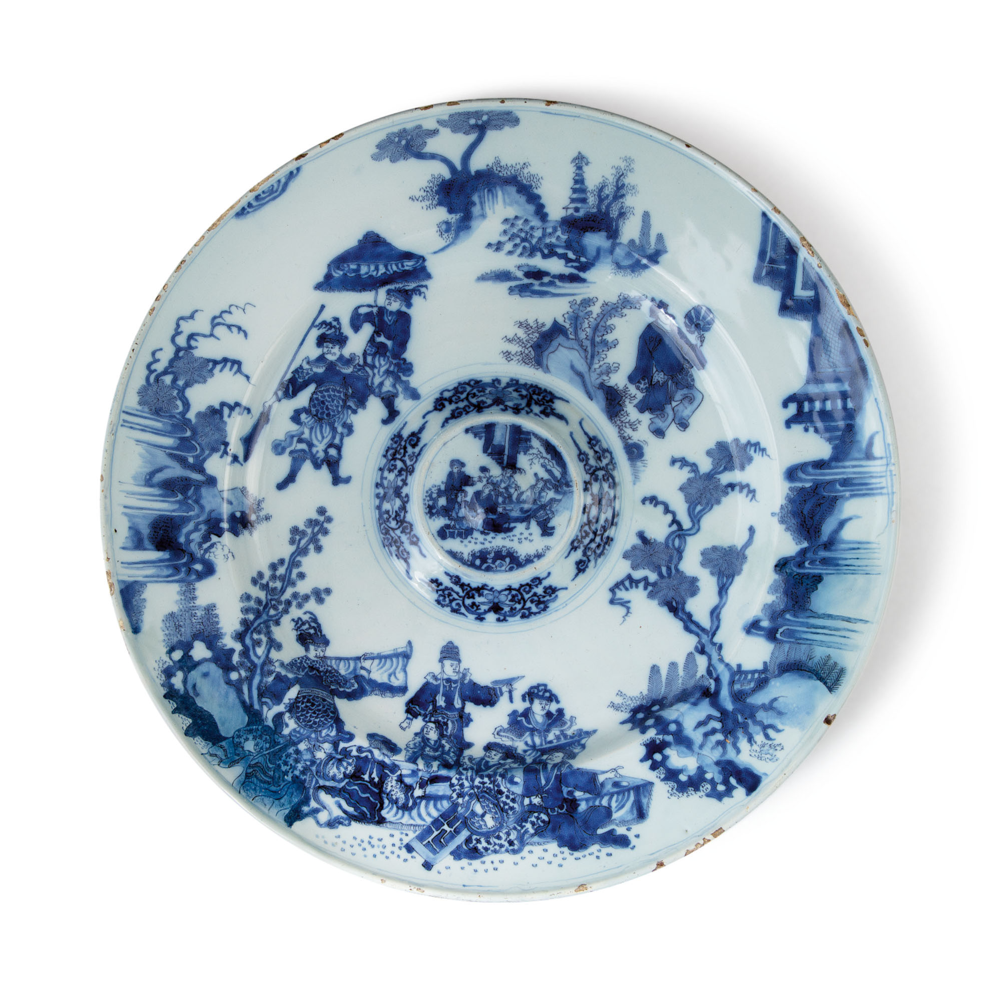 A DUTCH DELFT BLUE AND WHITE LARGE CHARGER, CIRCA 1680-1700/Auctiondaily