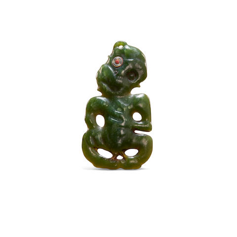 Exceptional and Rare Maori Anthropomorphic Pendant, New Zealand, ca. 1600-1700/Auctiondaily