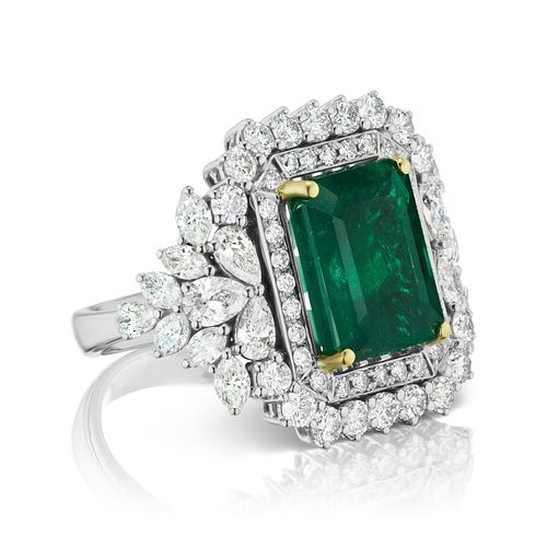 EMERALD AND DIAMOND RING