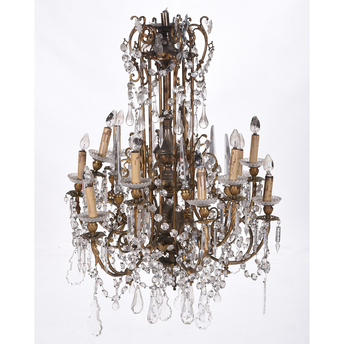 VICTORIAN GILT BRONZE TWELVE LIGHT CHANDELIER