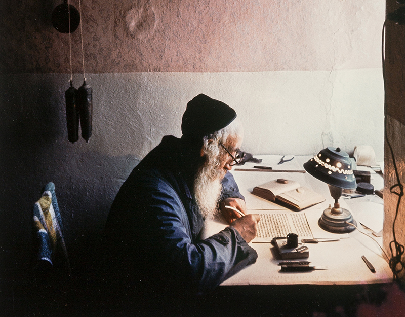 Photographs Monthly Online Auction