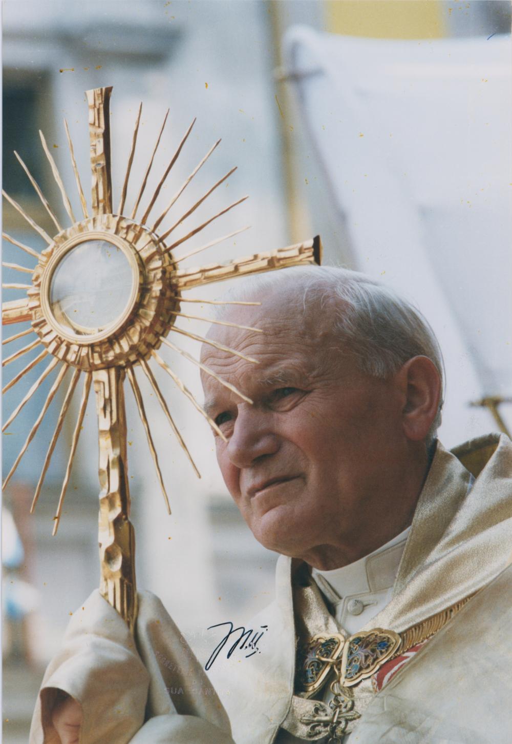 Pope John Paul II Fantastic Signed Color Photo with Great Provenance