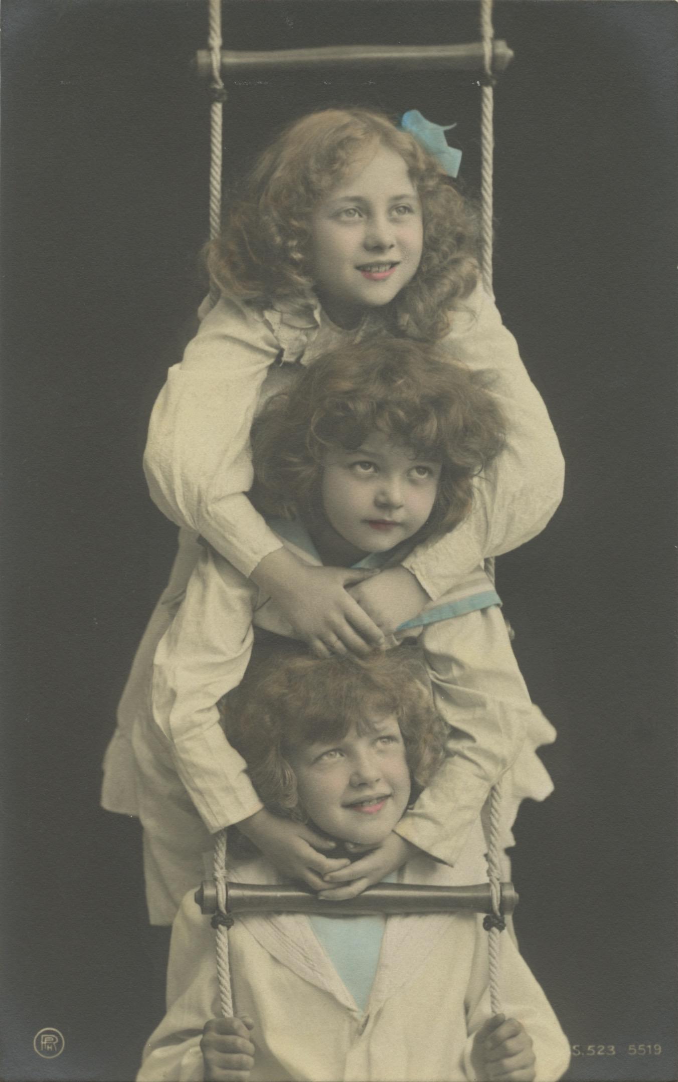 Antique / Vintage Postcard Art Nouveau France