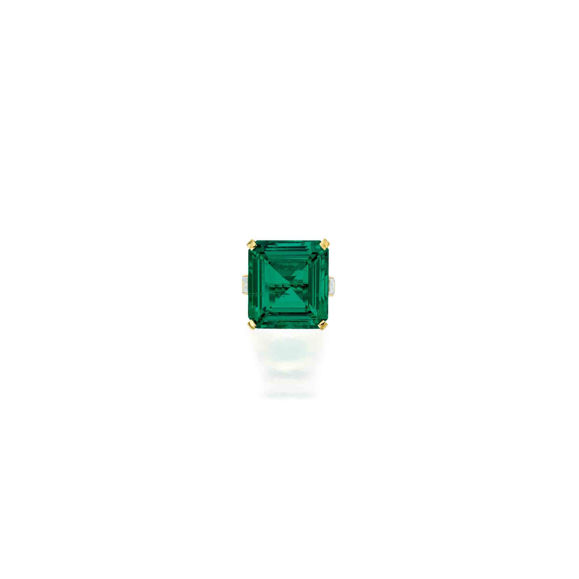 Cartier A Superb Emerald and Diamond Ring