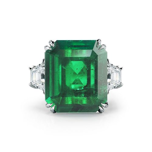 17.81ct Emerald And 4.36ct Diamond Ring