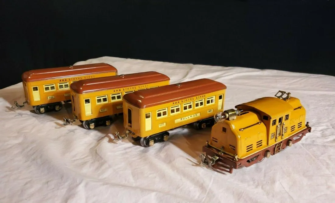 LIONEL TRAIN SET #252 PREWAR with 603 Pullmans (2) and