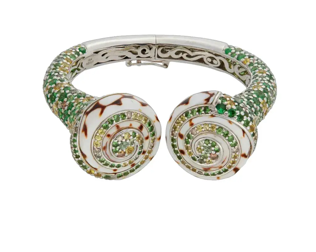 A John Hardy Cinta Collection gem-set shell bracelet
