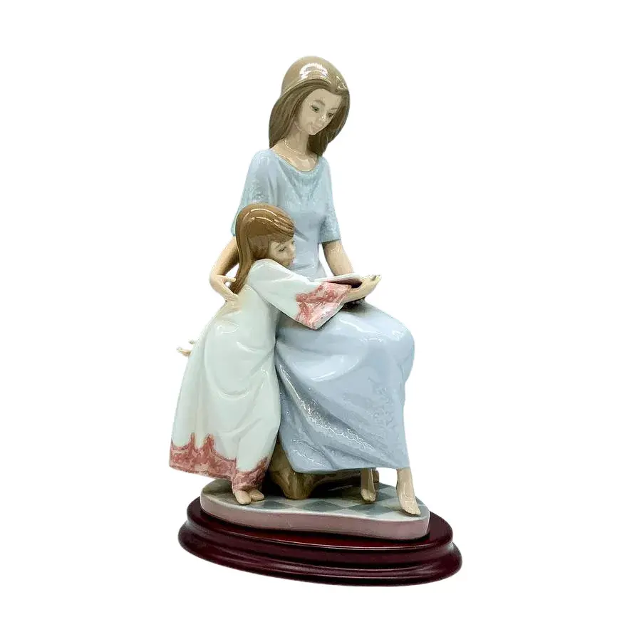 Bedtime Story 1005457 - Lladro Porcelain Figurine